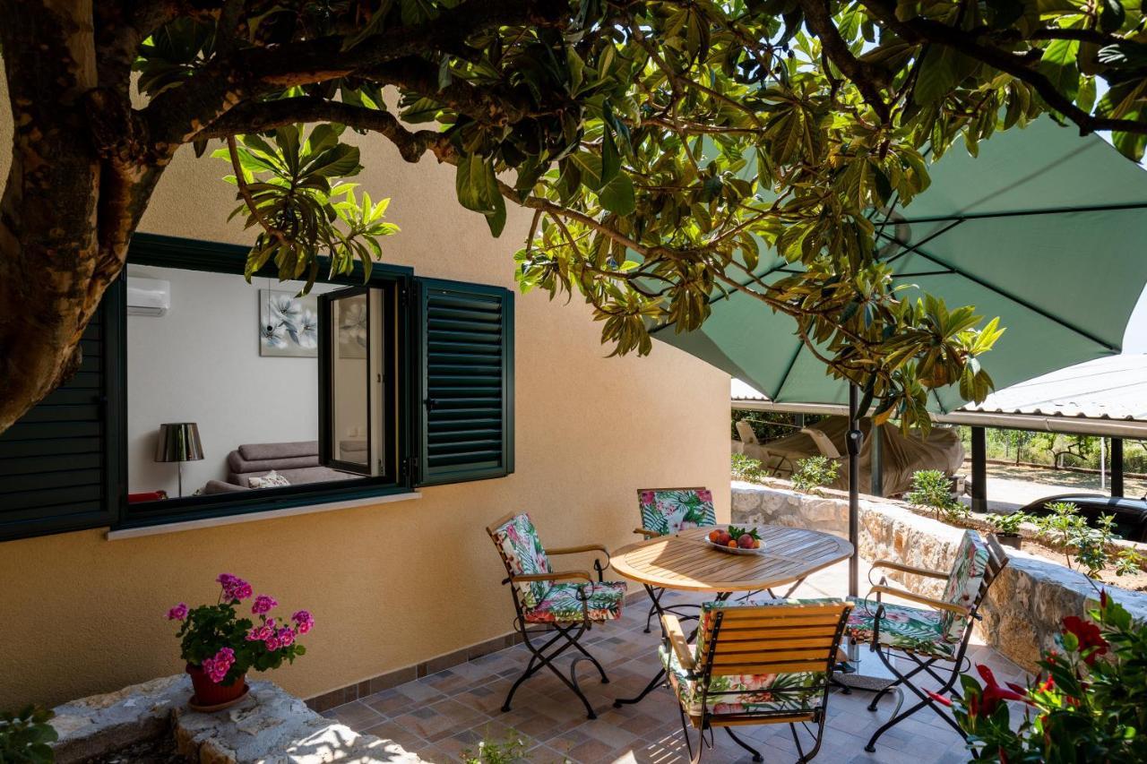 Apartment Pod Nespolom Trsteno Bagian luar foto