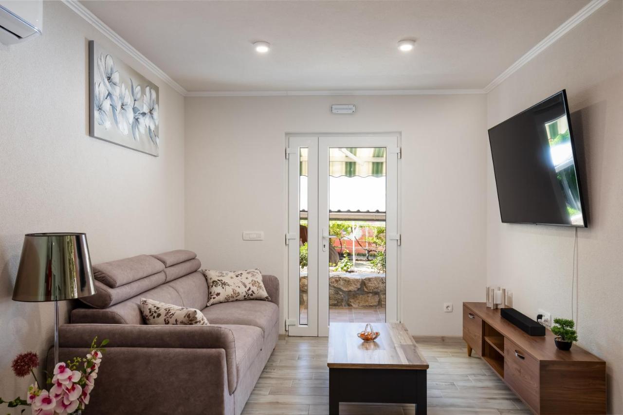 Apartment Pod Nespolom Trsteno Bagian luar foto
